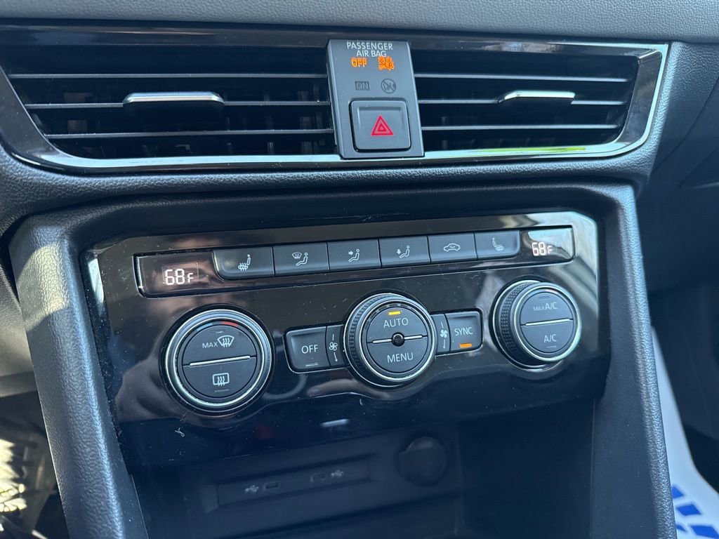 Used 2024 Volkswagen Taos SE image 33