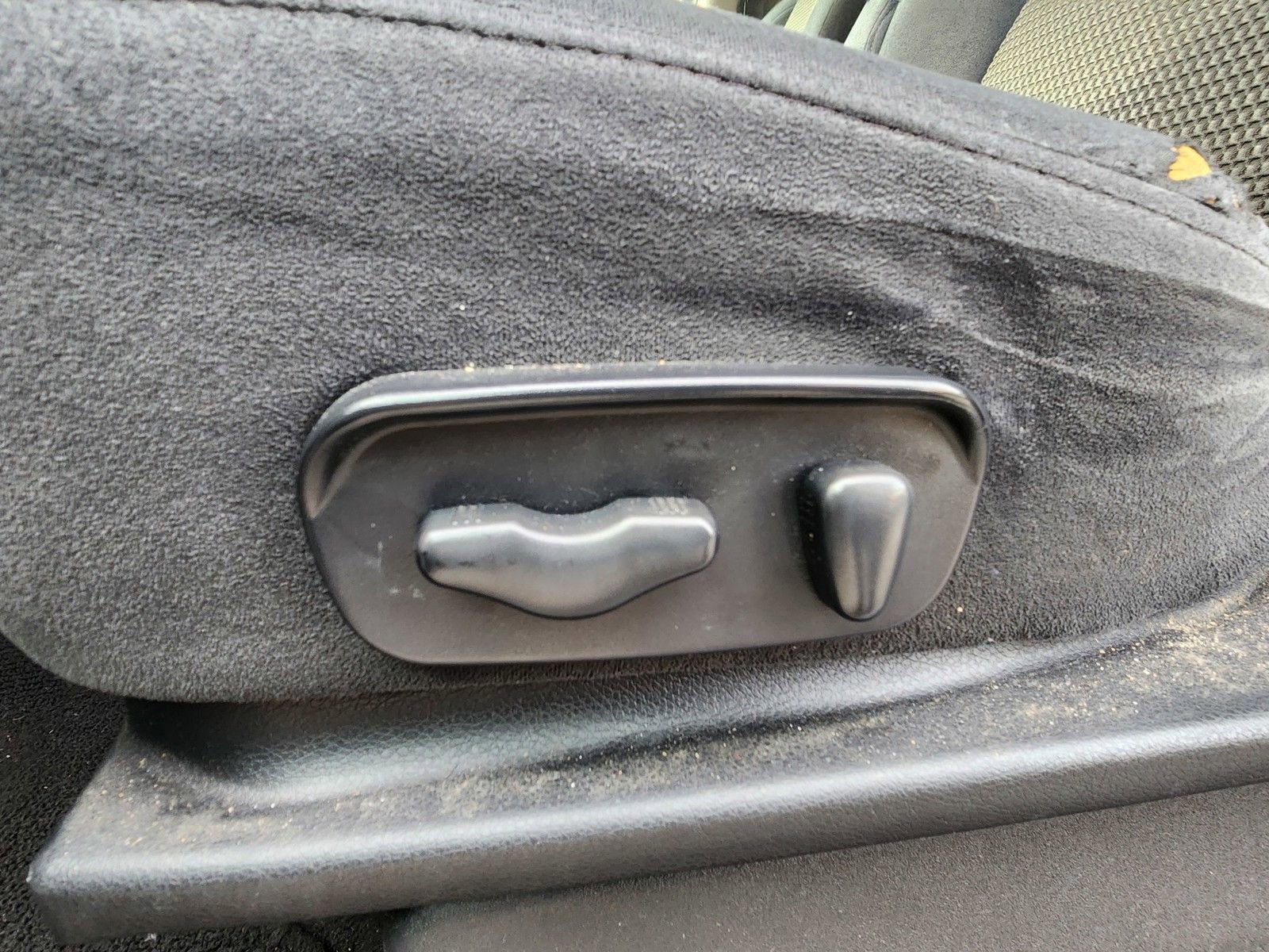 Used 2011 Nissan Armada SV image 10