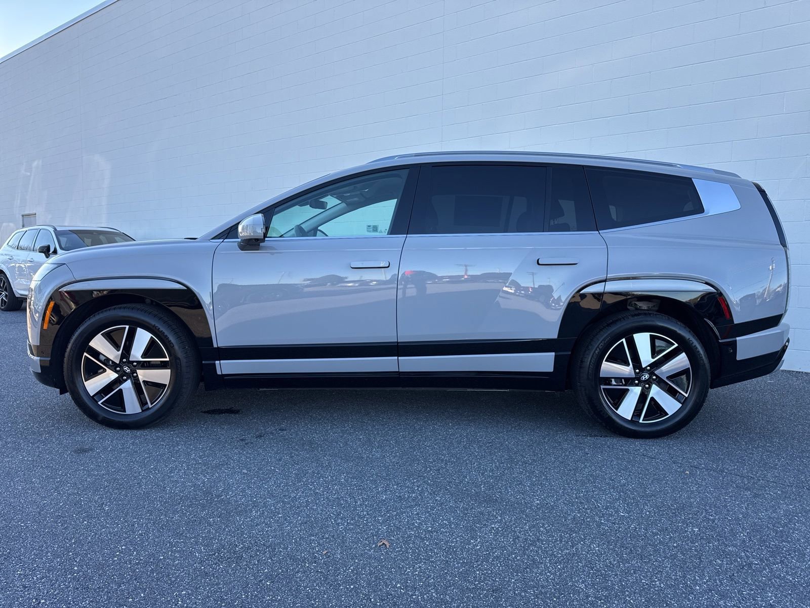 Used 2026 Hyundai Ioniq 9 SEL image 4