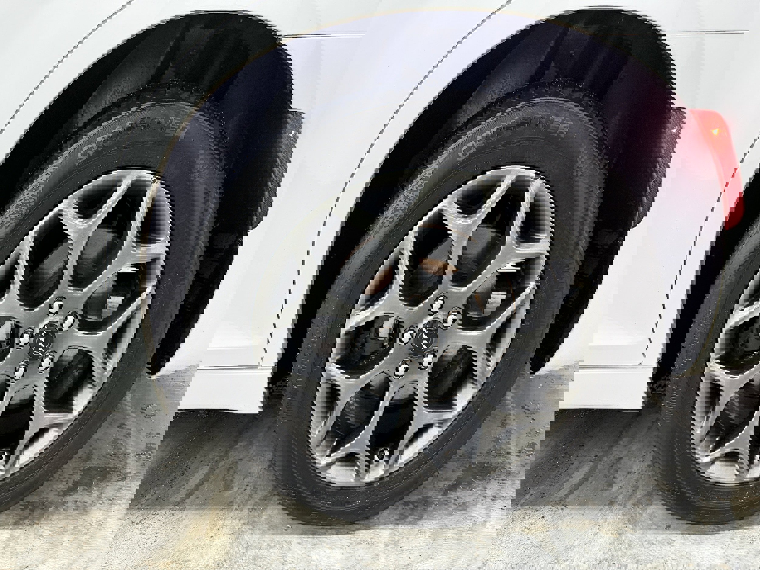 Used 2018 Chrysler 300 S image 28