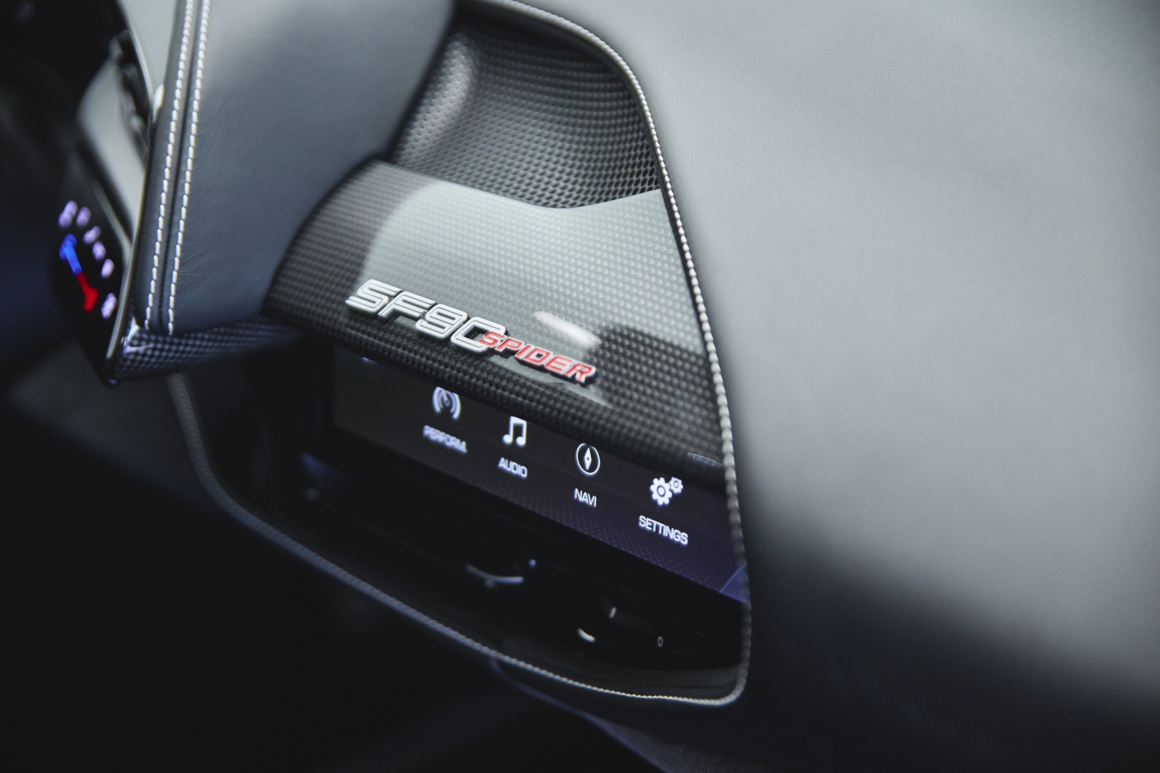 Used 2023 Ferrari SF90 Spider image 41