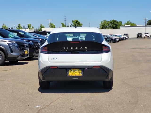 New 2026 Nissan Leaf FWD image 5