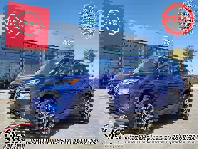 Used 2022 Nissan Rogue SV image 1