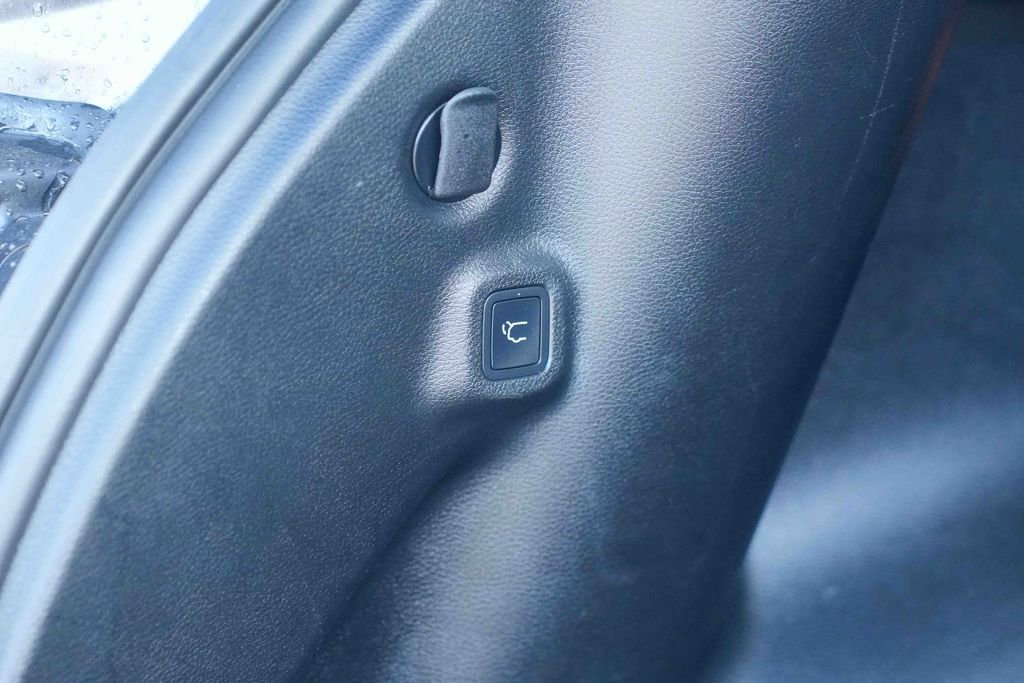 Used 2018 Jeep Compass Limited w/ Navigation Group AWD/4WD image 13