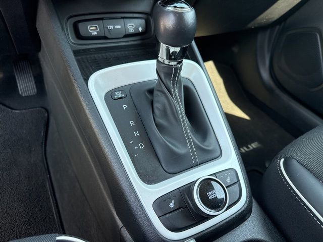 Used 2023 Hyundai Venue Limited image 10