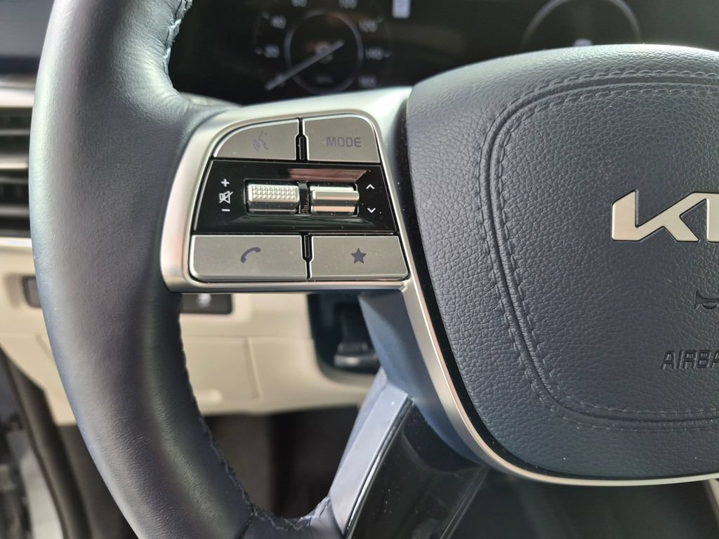 Used 2025 Kia Telluride SX w/ SX Captain's Chair Package AWD/4WD image 14
