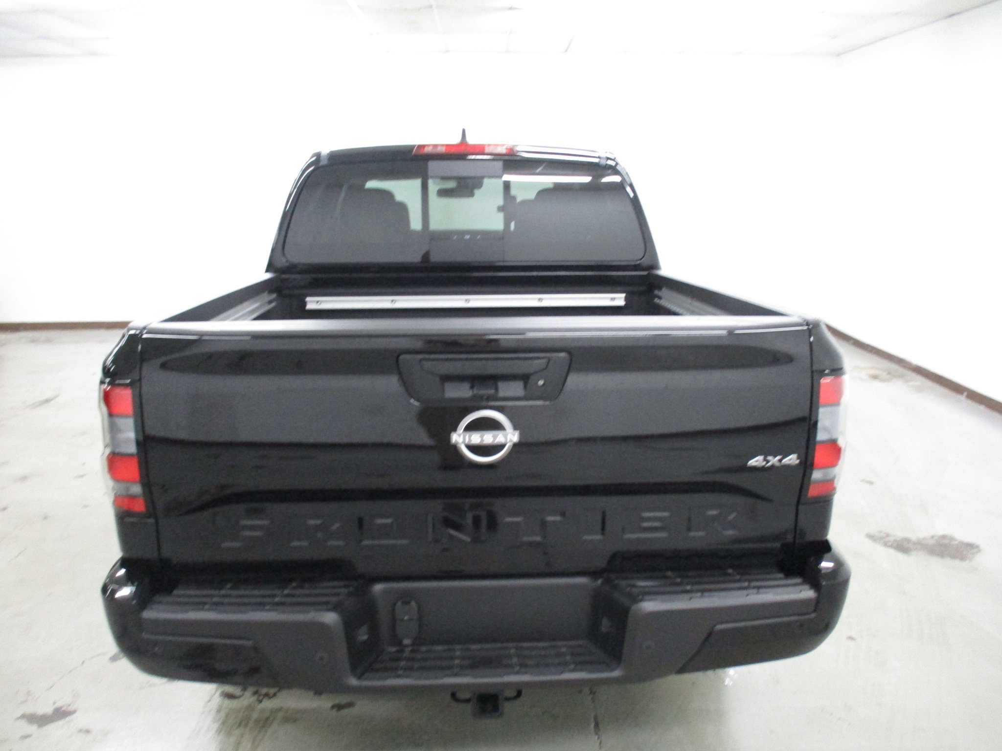 New 2026 Nissan Frontier SV w/ SV Convenience Package AWD/4WD image 8