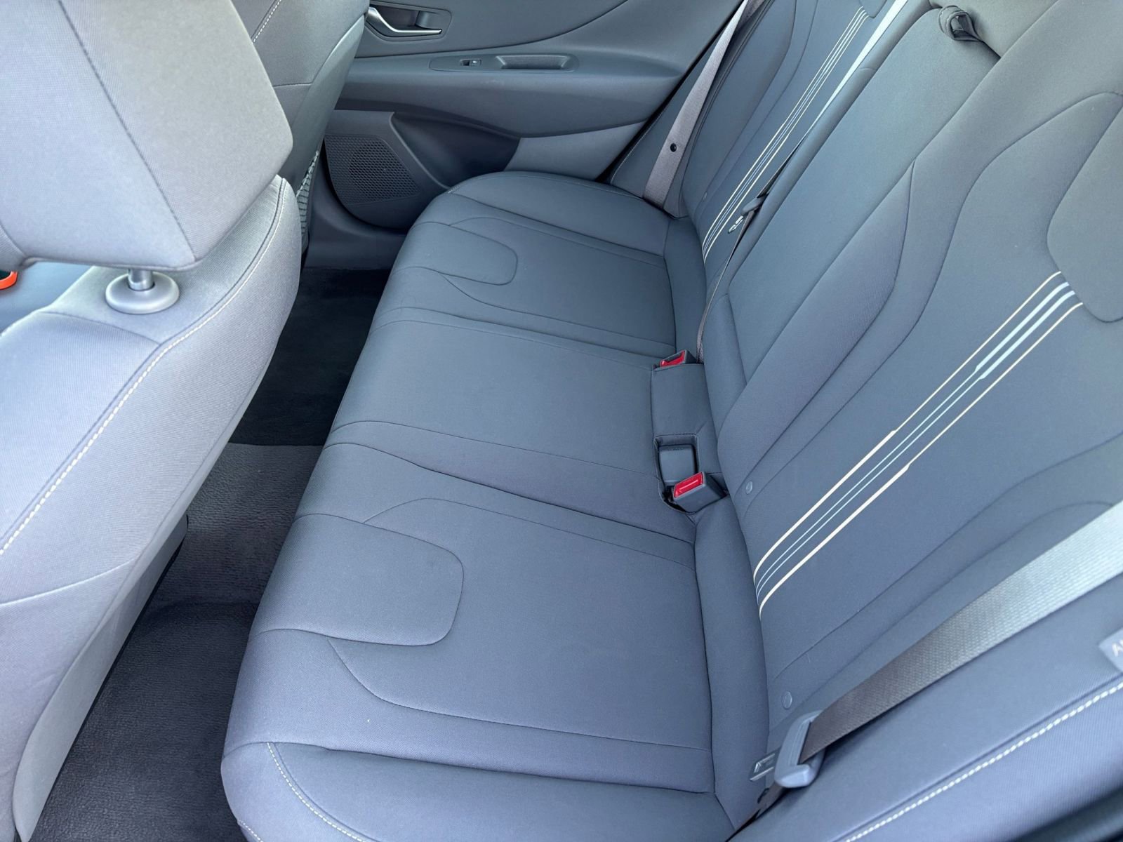 Used 2025 Hyundai Elantra SEL FWD image 24