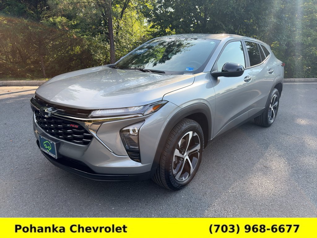 Certified 2026 Chevrolet Trax RS w/ Sunroof Package FWD image 3