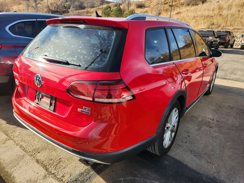 Used 2018 Volkswagen Golf Alltrack image 20