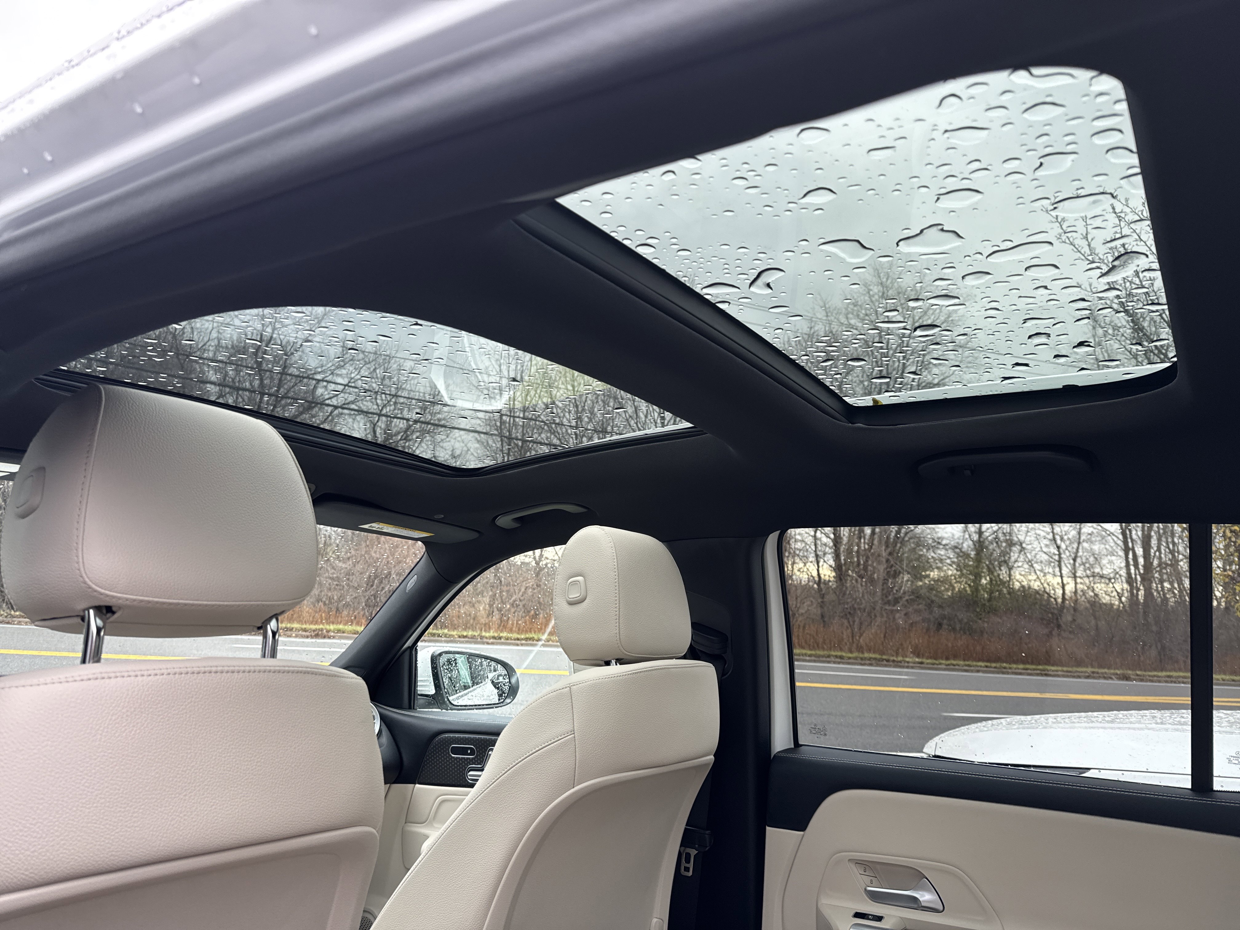 Certified 2025 Mercedes-Benz GLB 250 4MATIC image 24