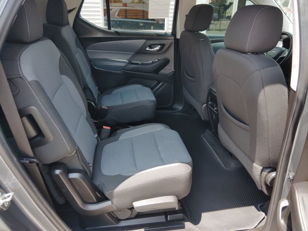 Used 2021 Chevrolet Traverse LT w/ LPO, Cargo Package AWD/4WD image 33