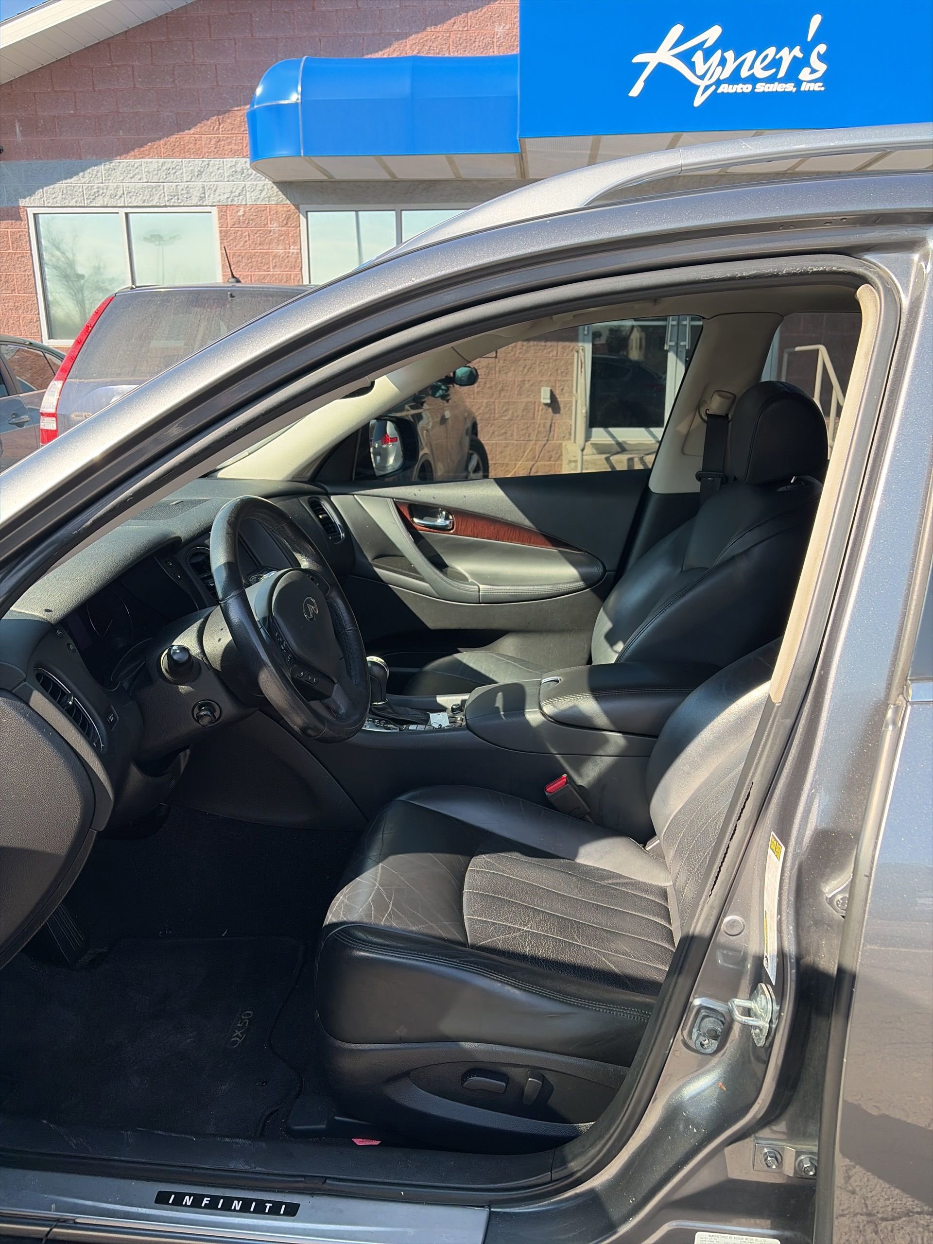 Used 2017 INFINITI QX50 AWD w/ Premium Plus Package image 10