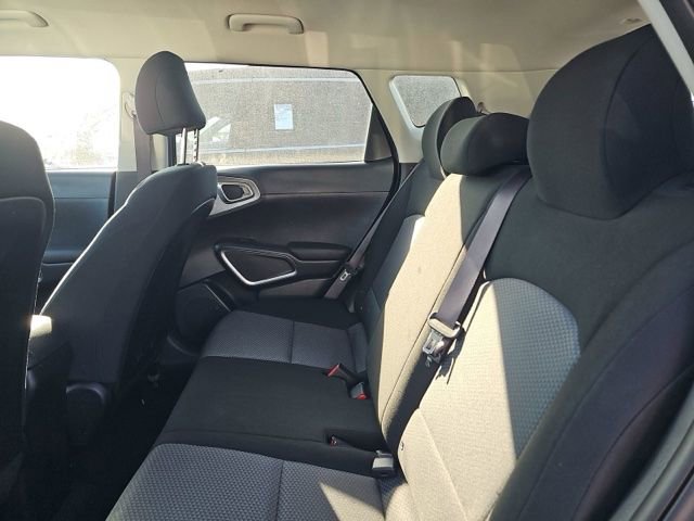 Used 2025 Kia Soul LX w/ LX Technology Package FWD image 10