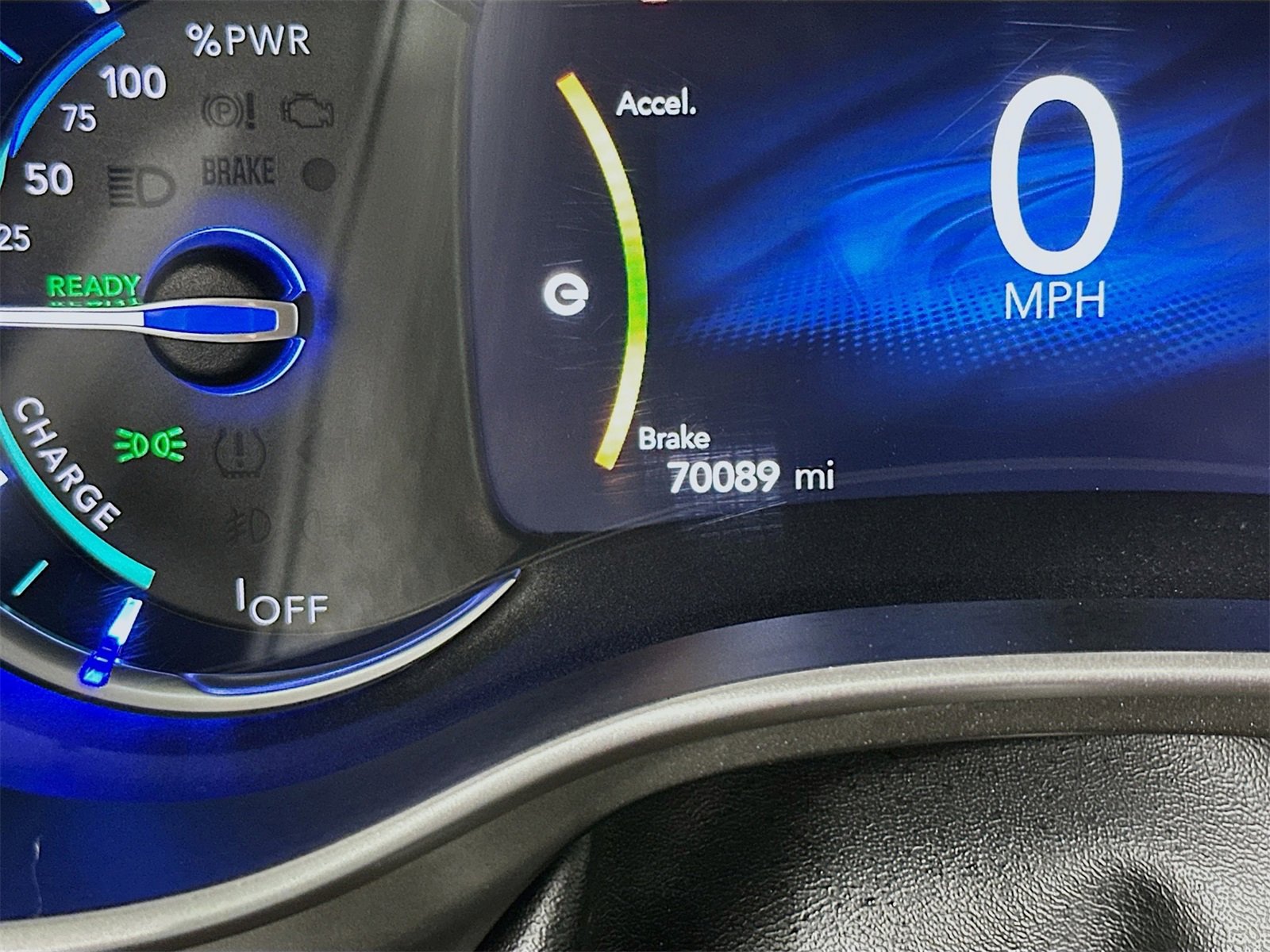 Used 2020 Chrysler Pacifica Touring image 12