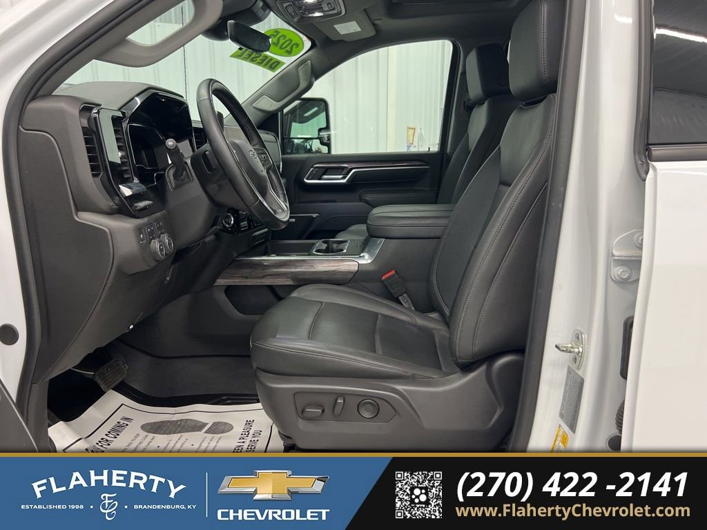 Used 2025 Chevrolet Silverado 2500 LTZ w/ Trail Boss Package image 9