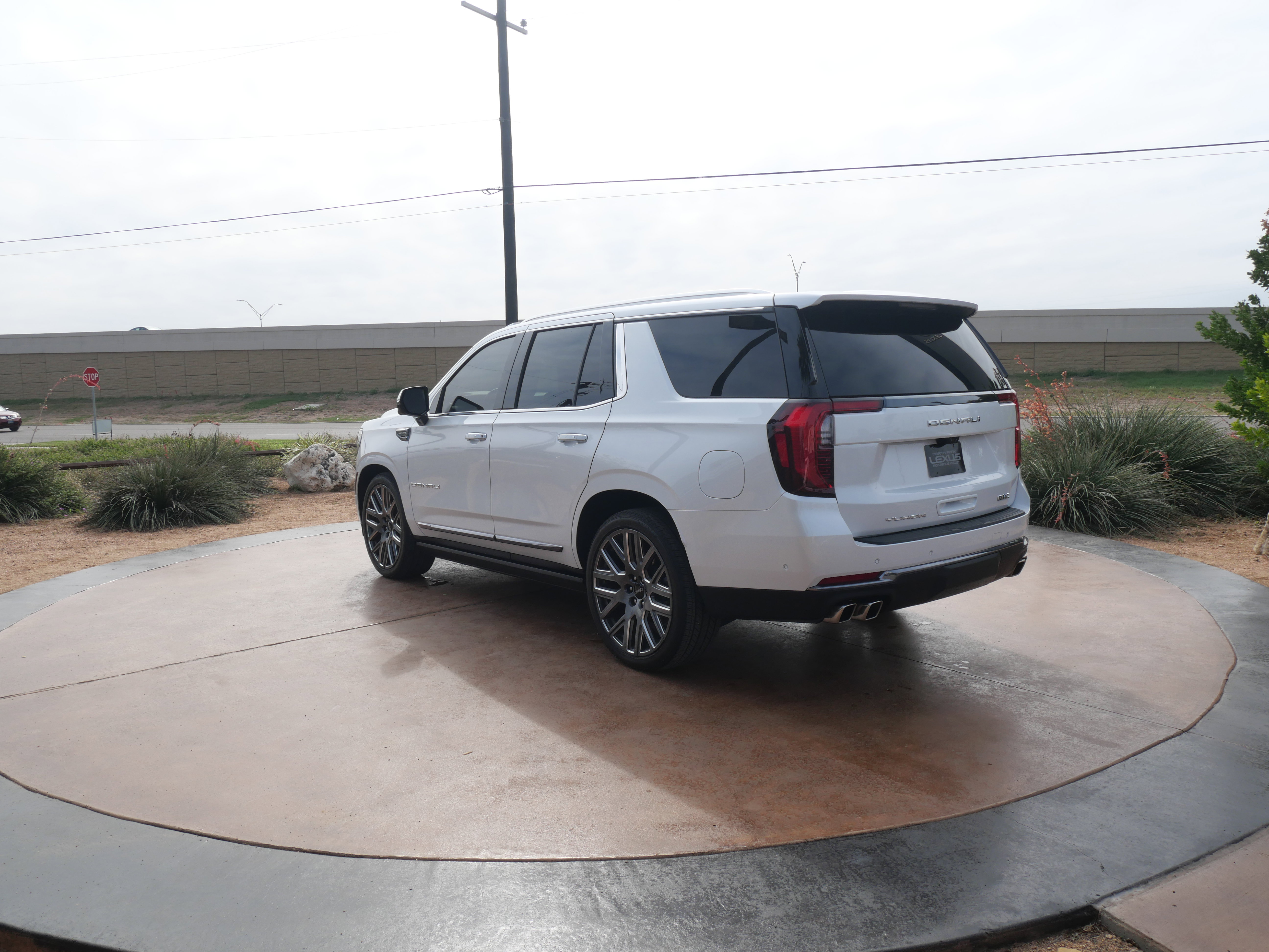 Used 2025 GMC Yukon Denali Ultimate image 4