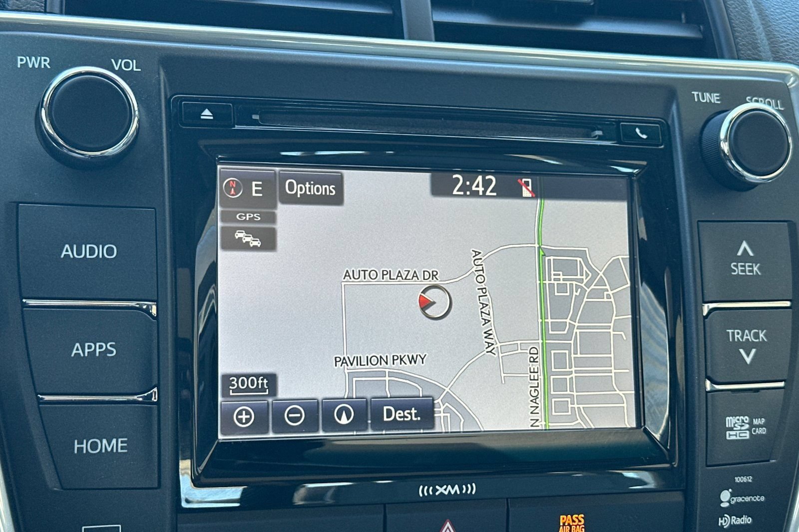 Used 2017 Toyota Camry XLE w/ Moonroof Package FWD image 19