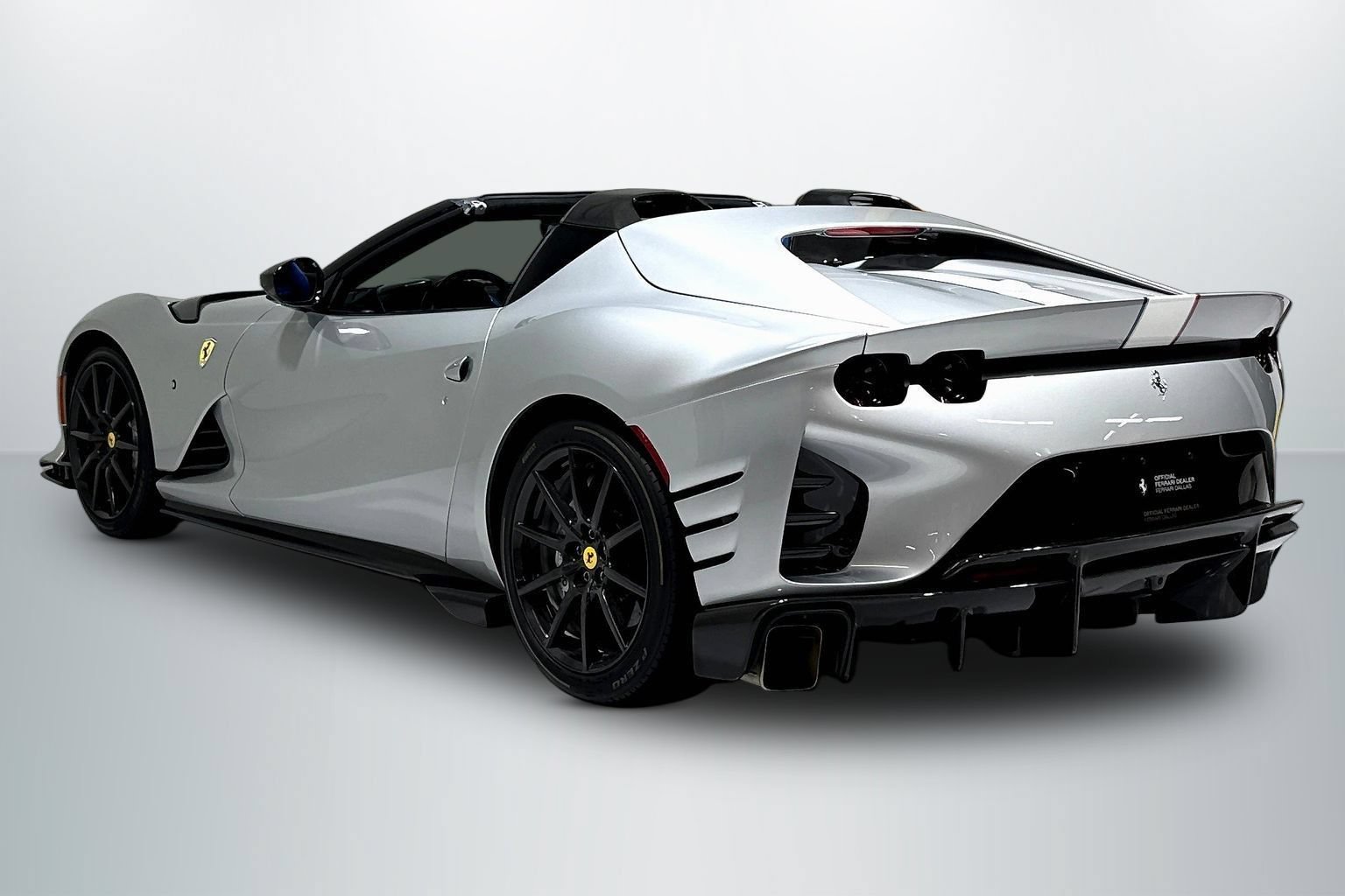 Used 2023 Ferrari 812 Competizione A RWD image 5