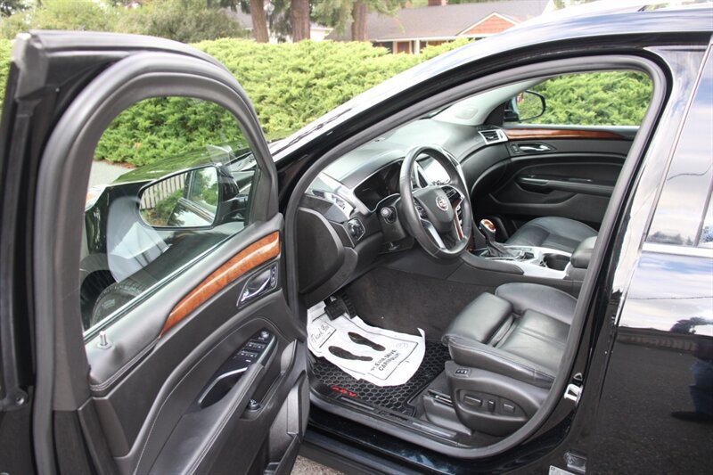 Used 2016 Cadillac SRX Luxury w/ Driver Awareness Package AWD/4WD image 5