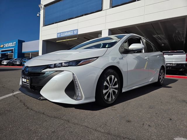 Used 2021 Toyota Prius Prime XLE image 2