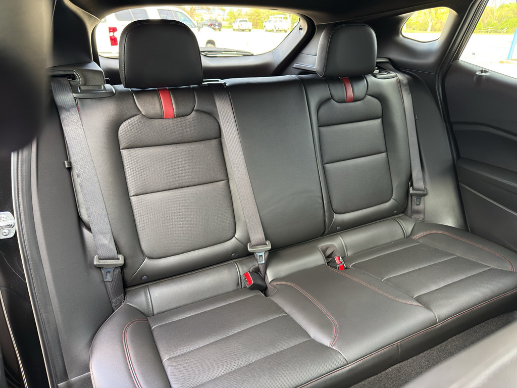 Used 2025 Chevrolet Trax RS w/ Sunroof Package FWD image 37