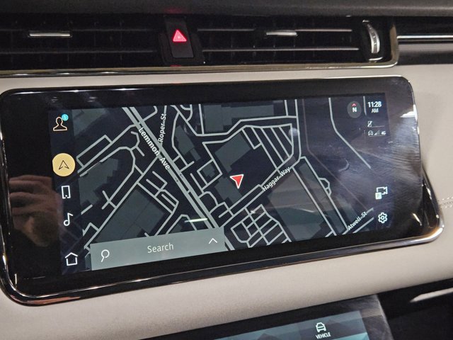 Used 2023 Land Rover Range Rover Evoque R-Dynamic SE image 13