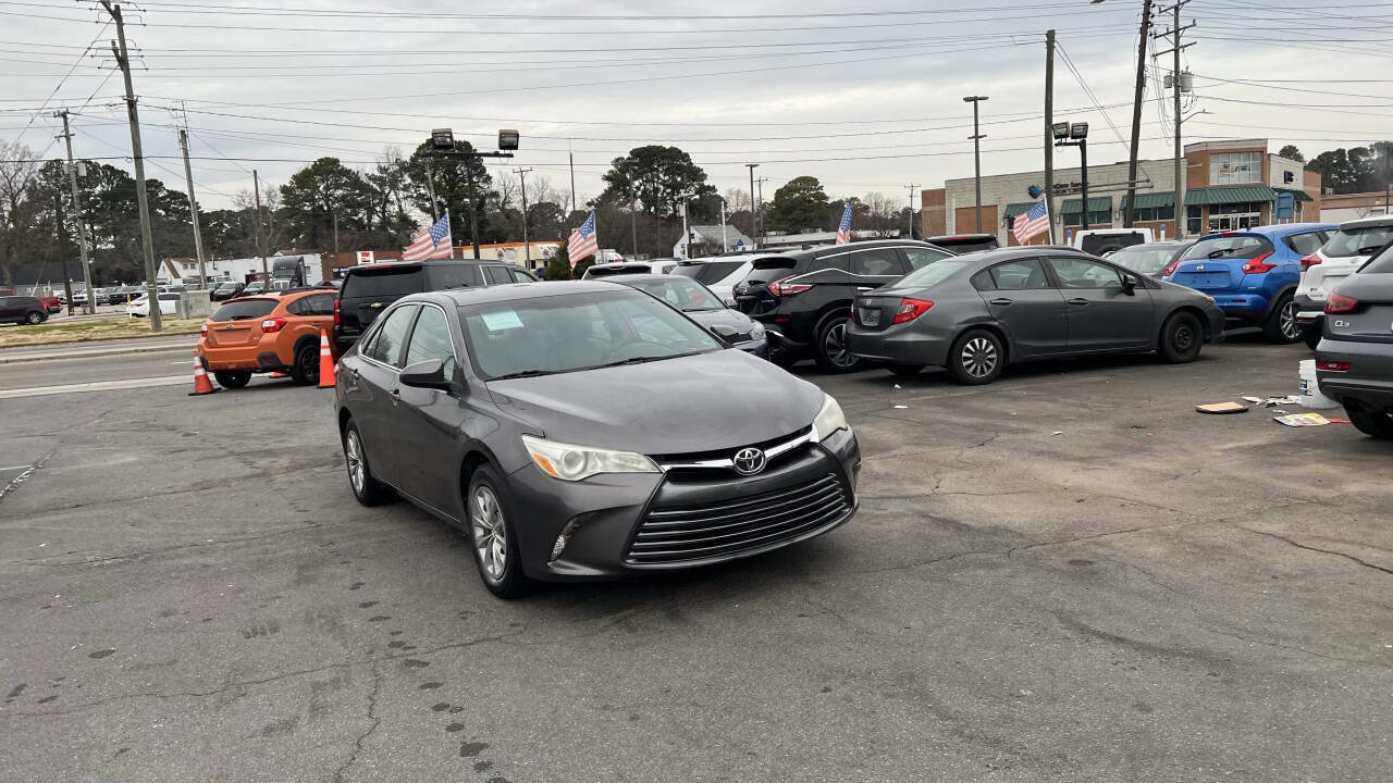 Used 2016 Toyota Camry LE image 7