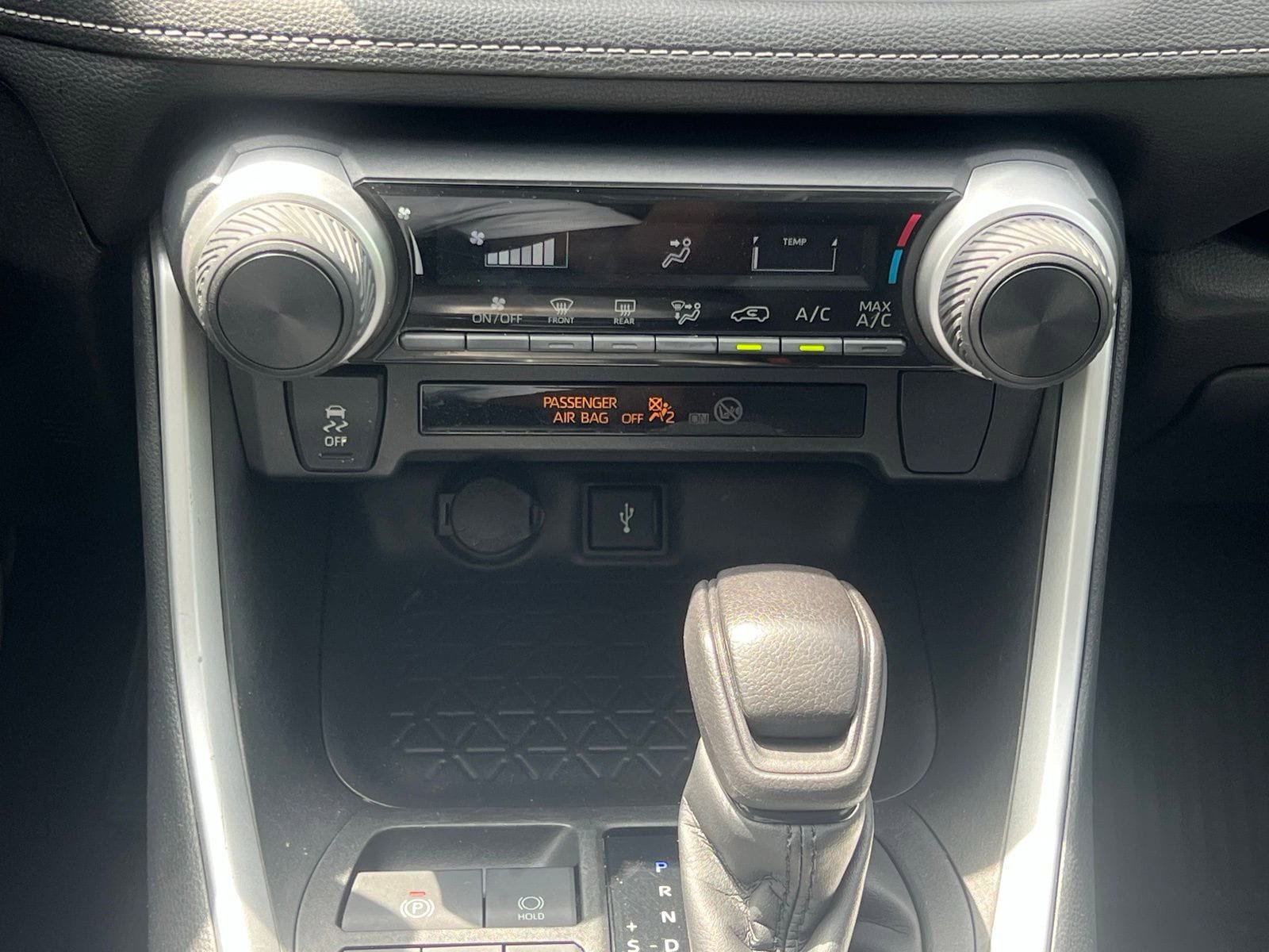 Used 2022 Toyota RAV4 LE FWD image 30