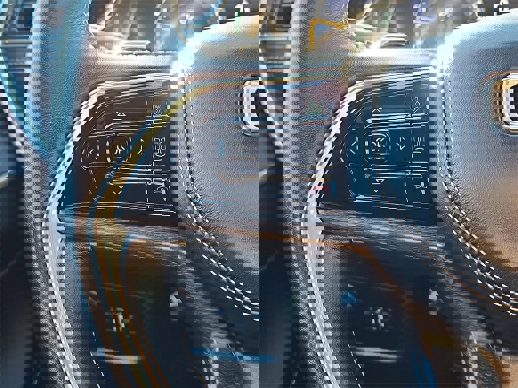 Used 2022 Jeep Grand Cherokee Overland w/ Luxury Tech Group IV image 29