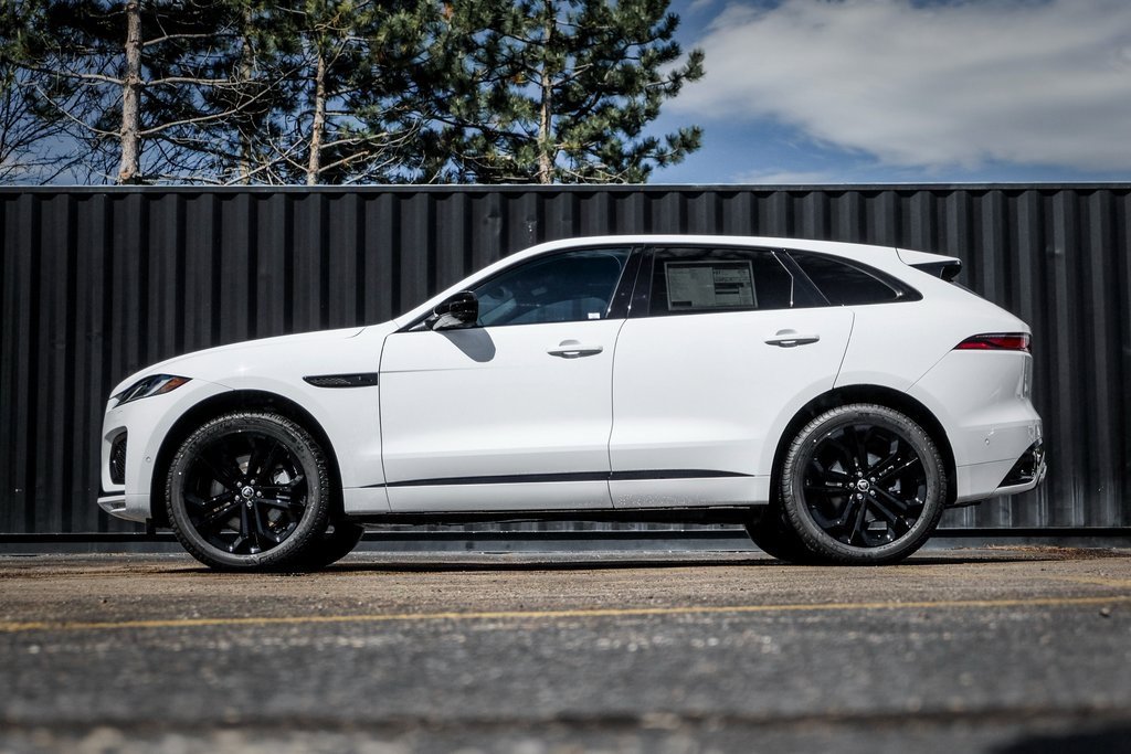 Used 2025 Jaguar F-PACE R-Dynamic S image 3