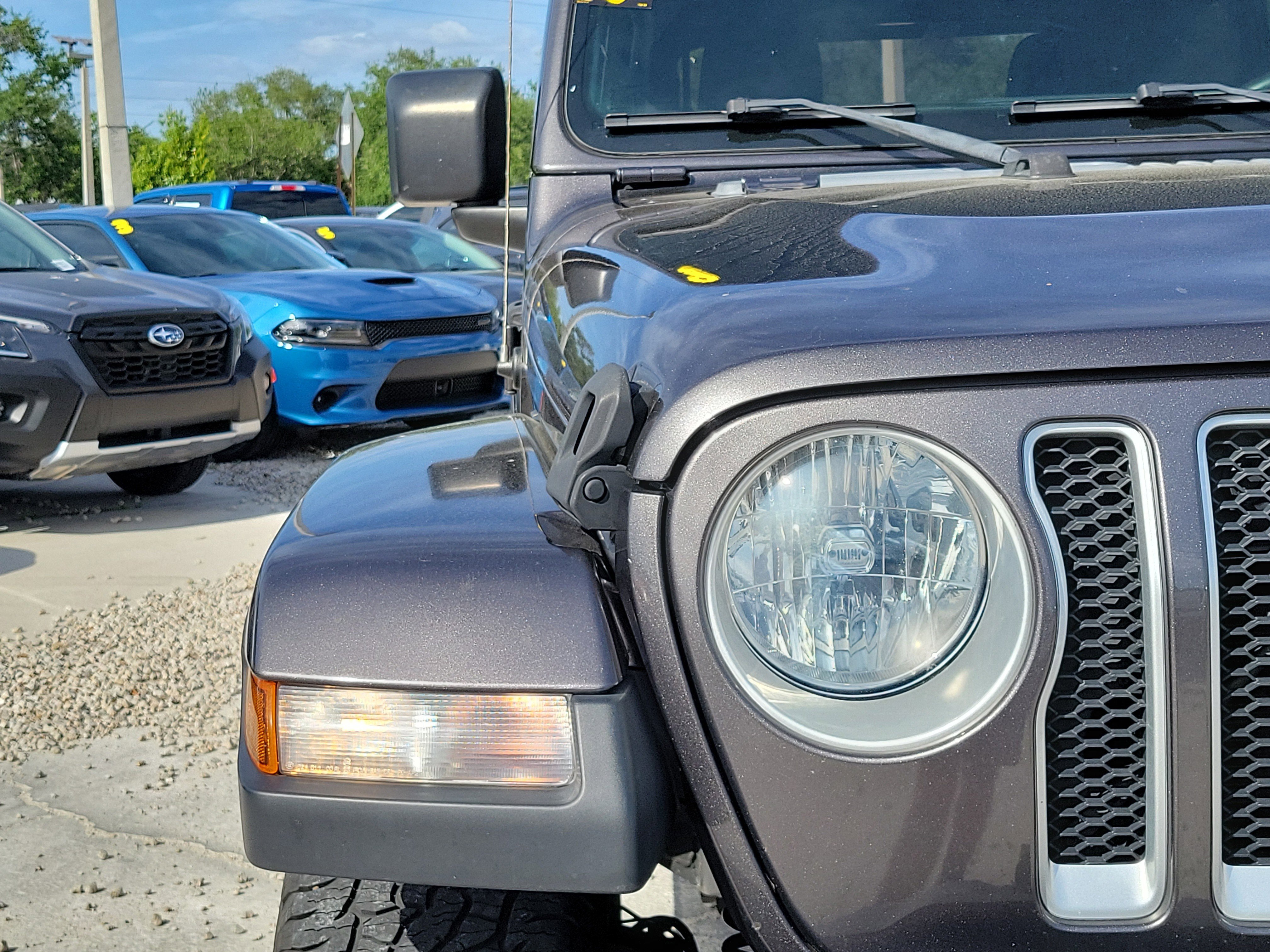 Used 2019 Jeep Wrangler Unlimited Sahara AWD/4WD image 7