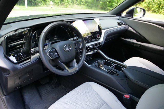 Used 2025 Lexus TX 350 AWD w/ Technology Package image 2