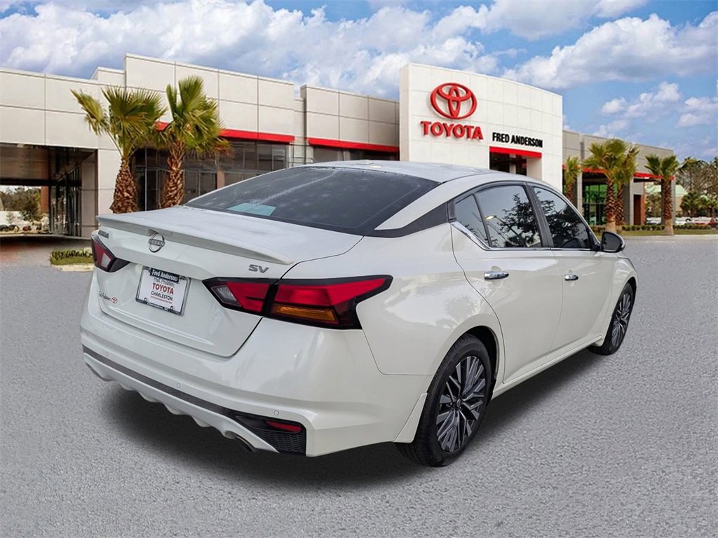 Used 2023 Nissan Altima 2.5 SV w/ SV Premium Package image 4