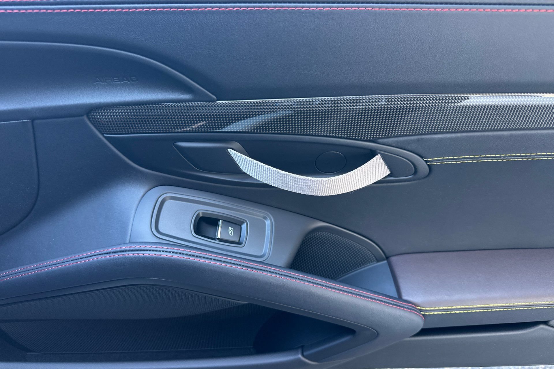 Certified 2016 Porsche 911 R RWD image 18