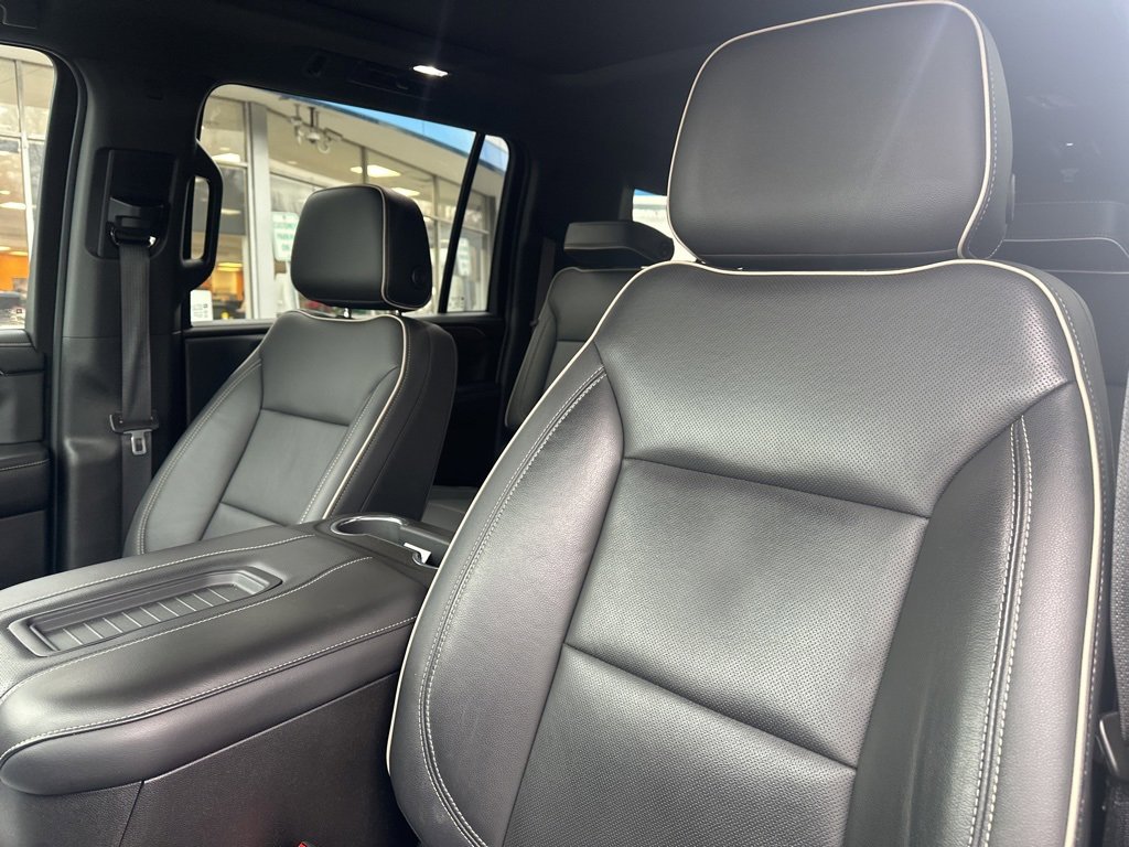 Used 2021 Chevrolet Suburban Premier image 12