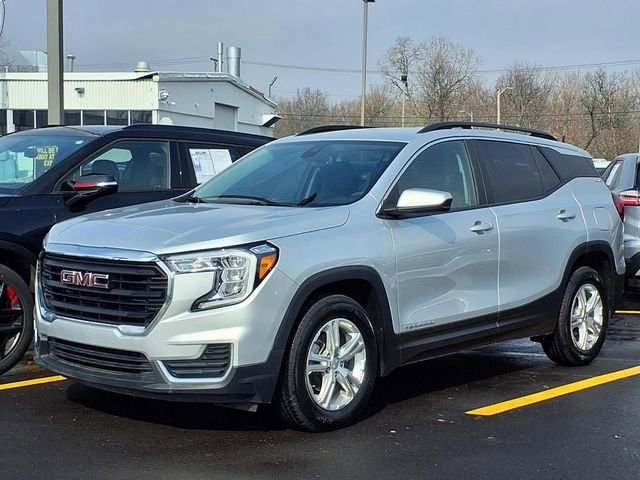 Used 2022 GMC Terrain SLE w/ Driver Convenience Package image 1