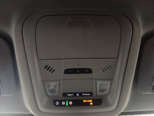 Used 2019 GMC Acadia SLT FWD image 32