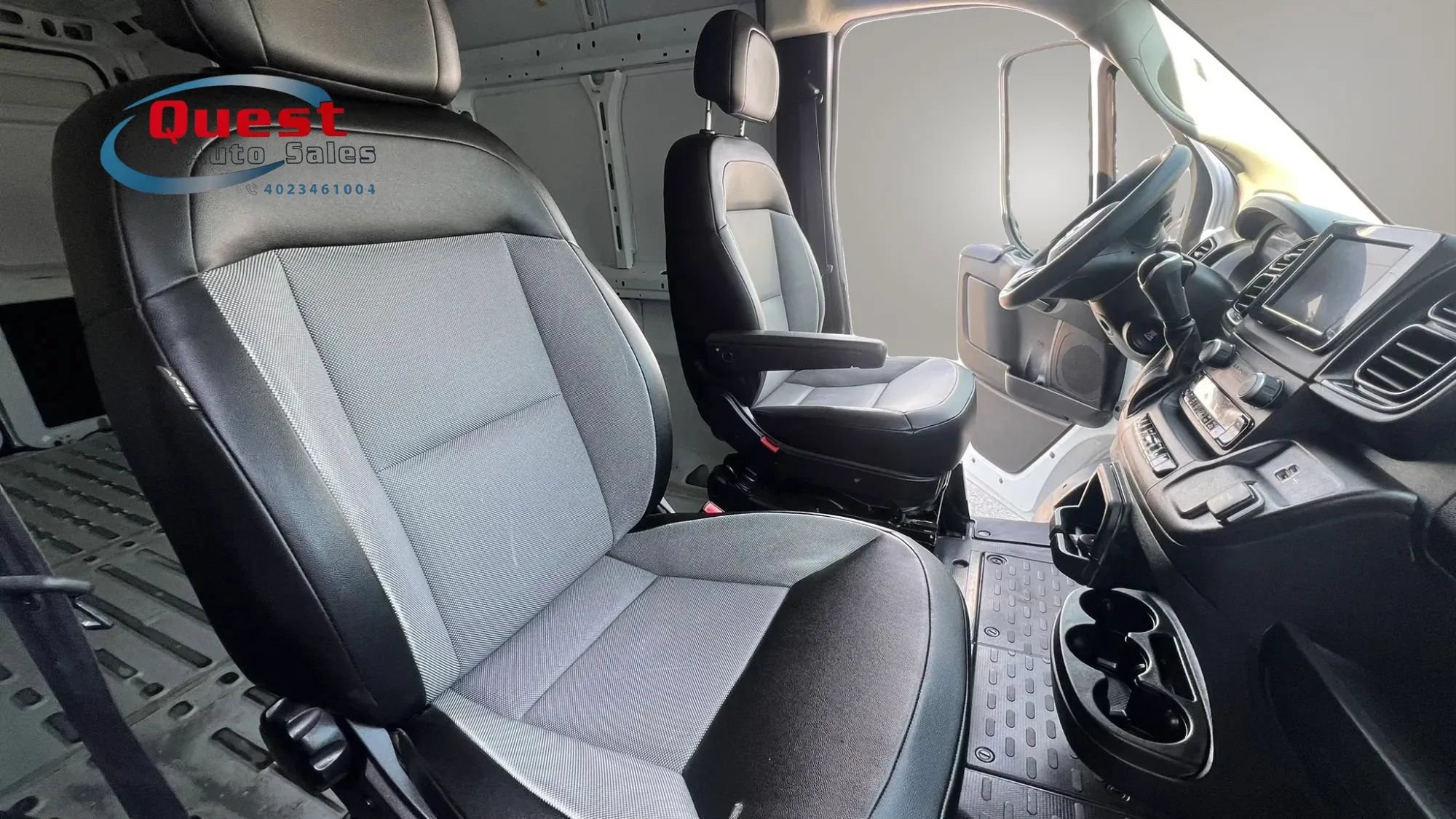 Used 2025 RAM ProMaster 2500 w/ Convenience Group FWD image 14