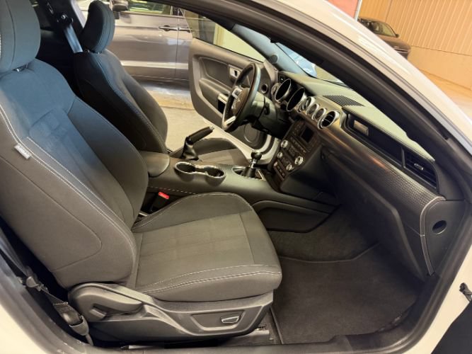 Used 2018 Ford Mustang GT w/ GT Performance Package RWD image 26