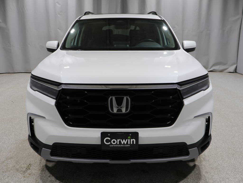Used 2024 Honda Pilot Touring image 7