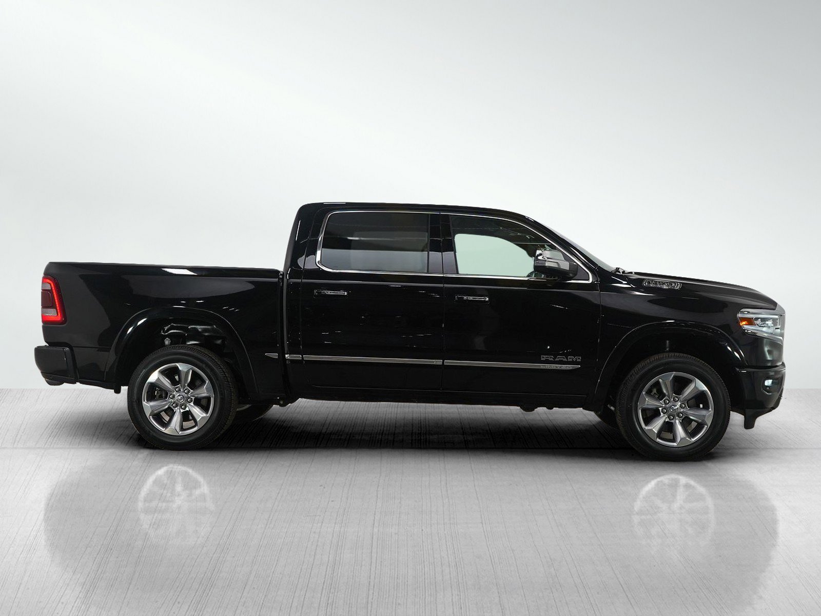 Used 2019 RAM 1500 Limited image 6