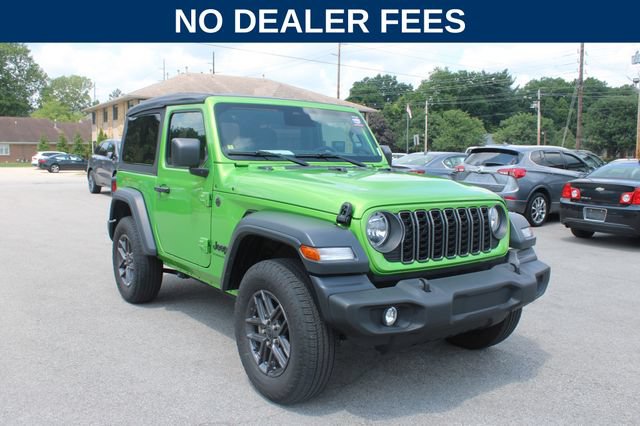 Used 2025 Jeep Wrangler Sport AWD/4WD image 2