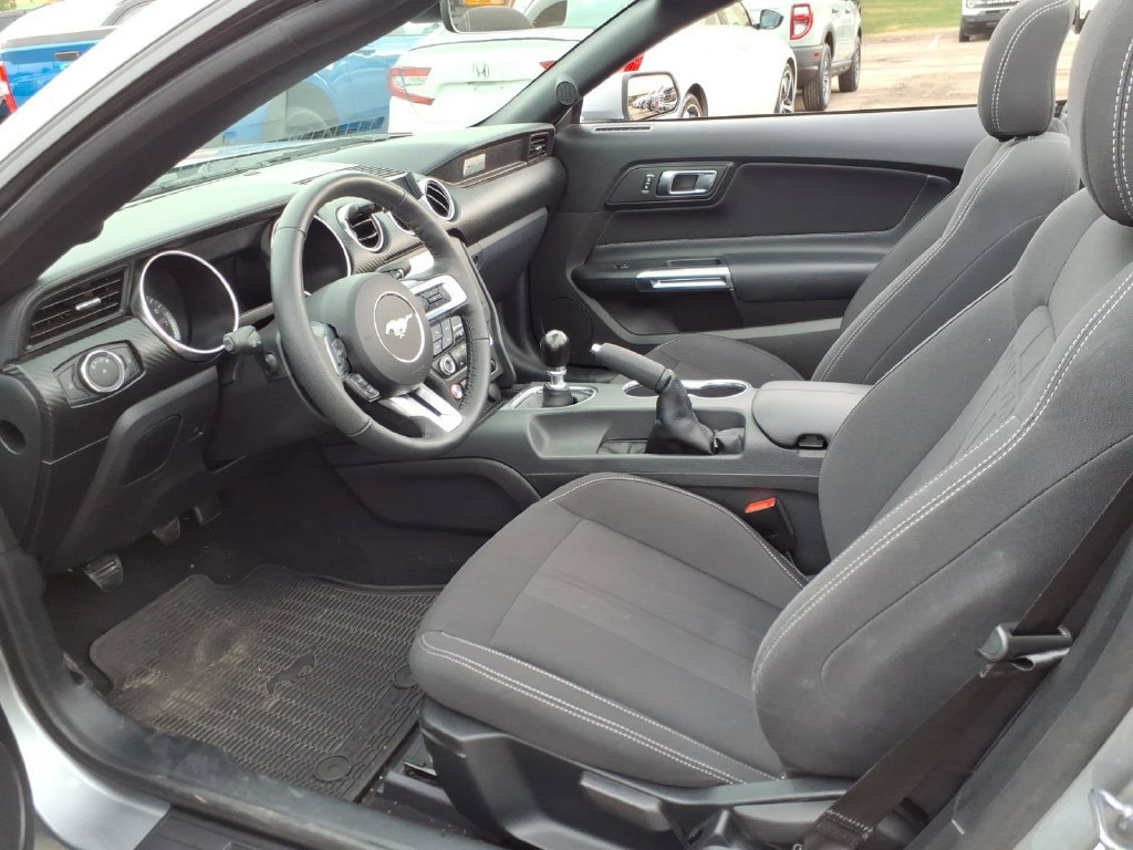 Used 2022 Ford Mustang Convertible RWD image 10