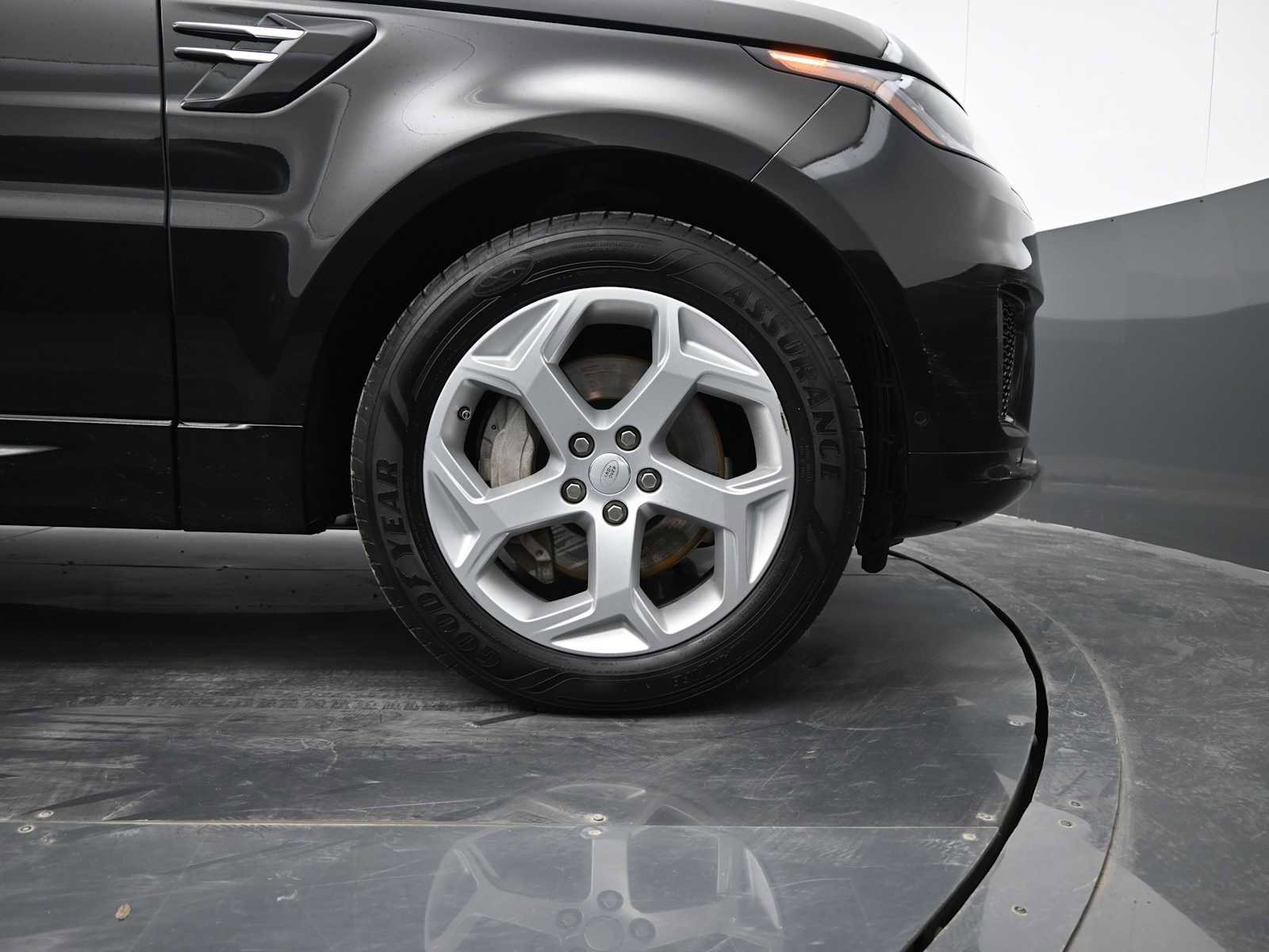 Used 2018 Land Rover Range Rover Sport HSE image 9