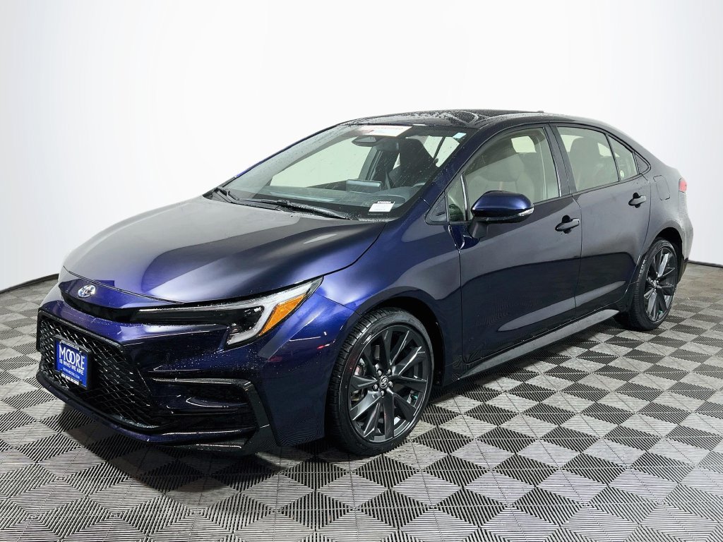 Certified 2024 Toyota Corolla SE FWD image 3