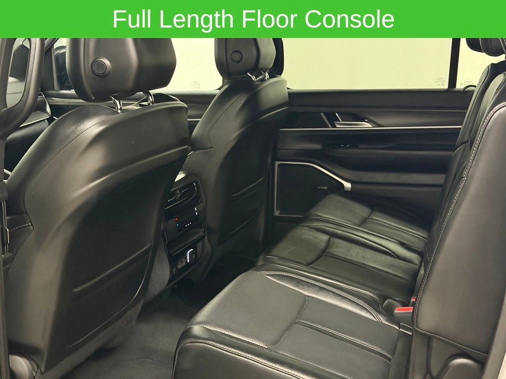 Used 2024 Jeep Wagoneer L Series II w/ Flexible Seating Group AWD/4WD image 17