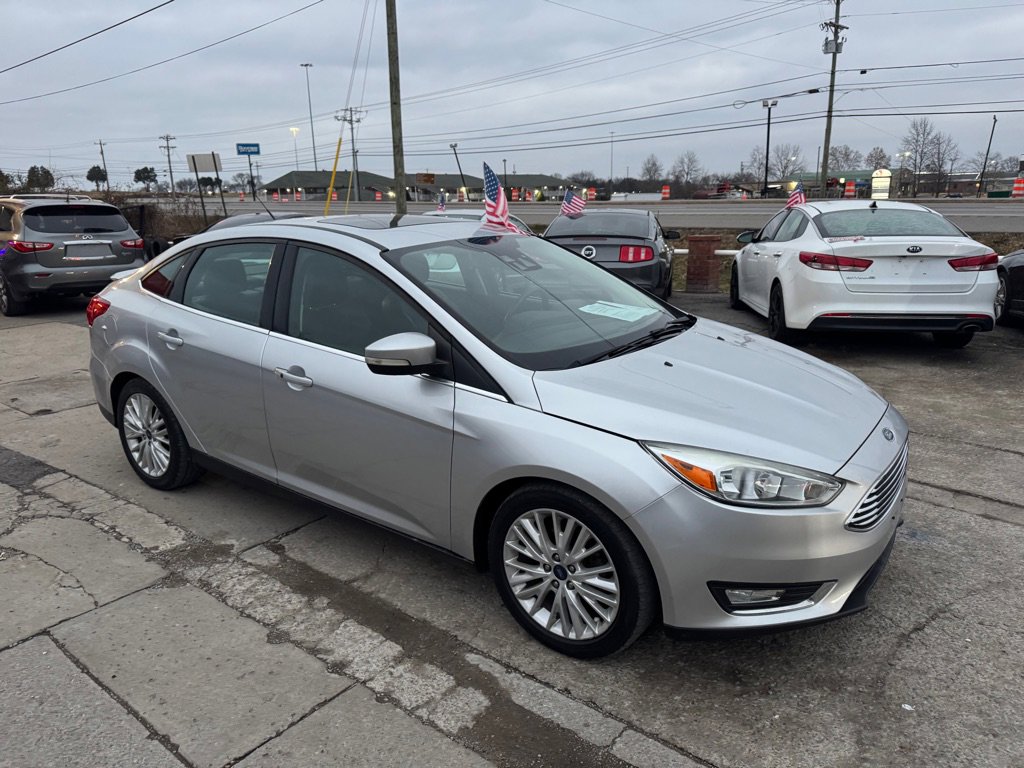 Used 2017 Ford Focus Titanium w/ Titanium Technology Package image 3
