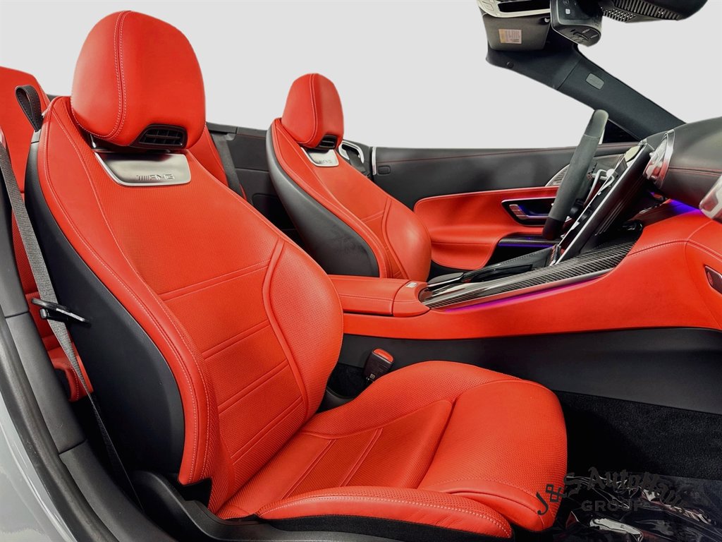 Used 2022 Mercedes-Benz SL 55 AMG 4MATIC w/ Driver Assistance Package image 37