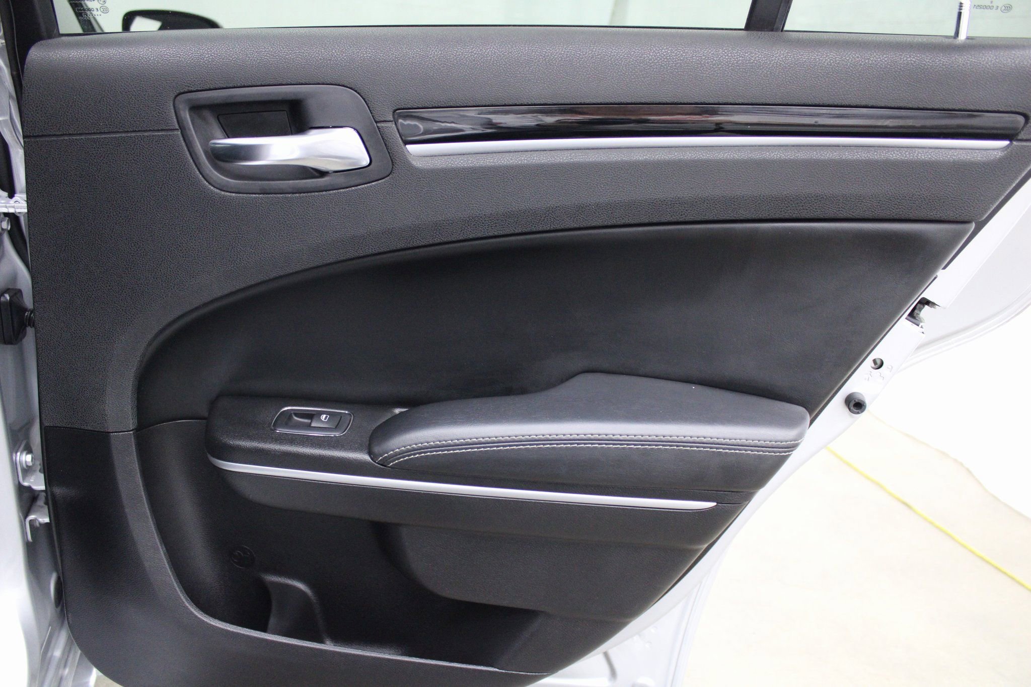 Used 2021 Chrysler 300 S image 21